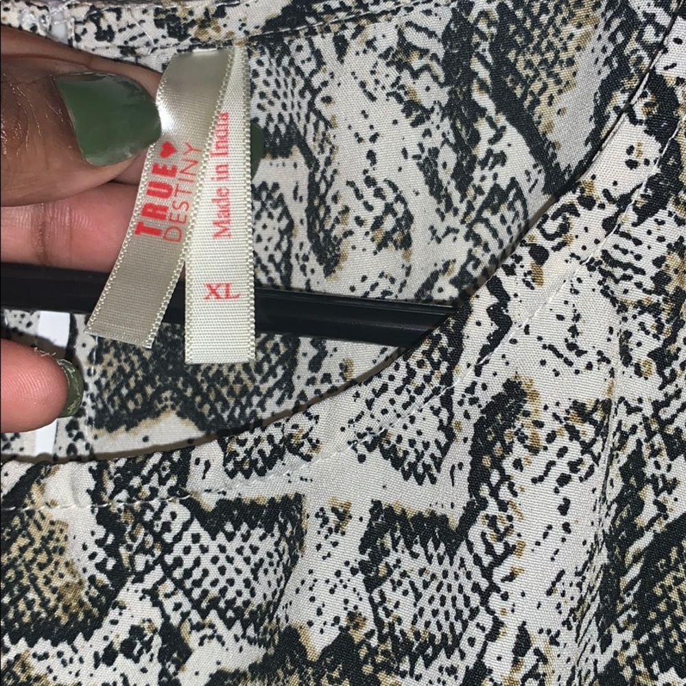 Snakeskin Top - Picture 2 of 2